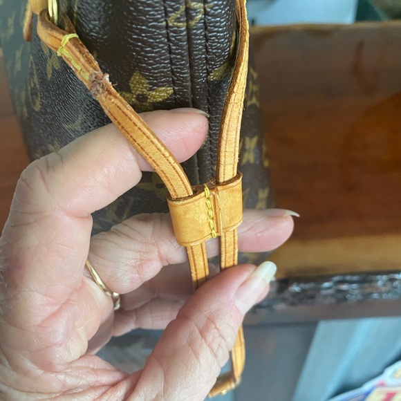 Louis Vuitton Neverfull PM with Certificate of Authenticity - Picture 6 of 13